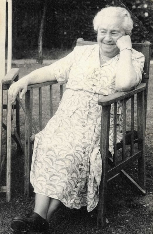Etty Kesten z d. Margulies (1888–1964) — fotografia portretowa z późnych lat, Izrael, ok. 1950–1962. Ze zbiorów rodzinnych.